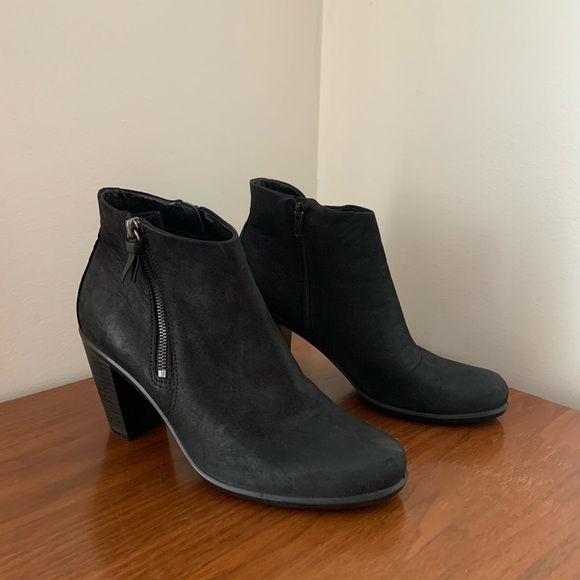 Ecco Ankle Boots - Picture 2 of 8